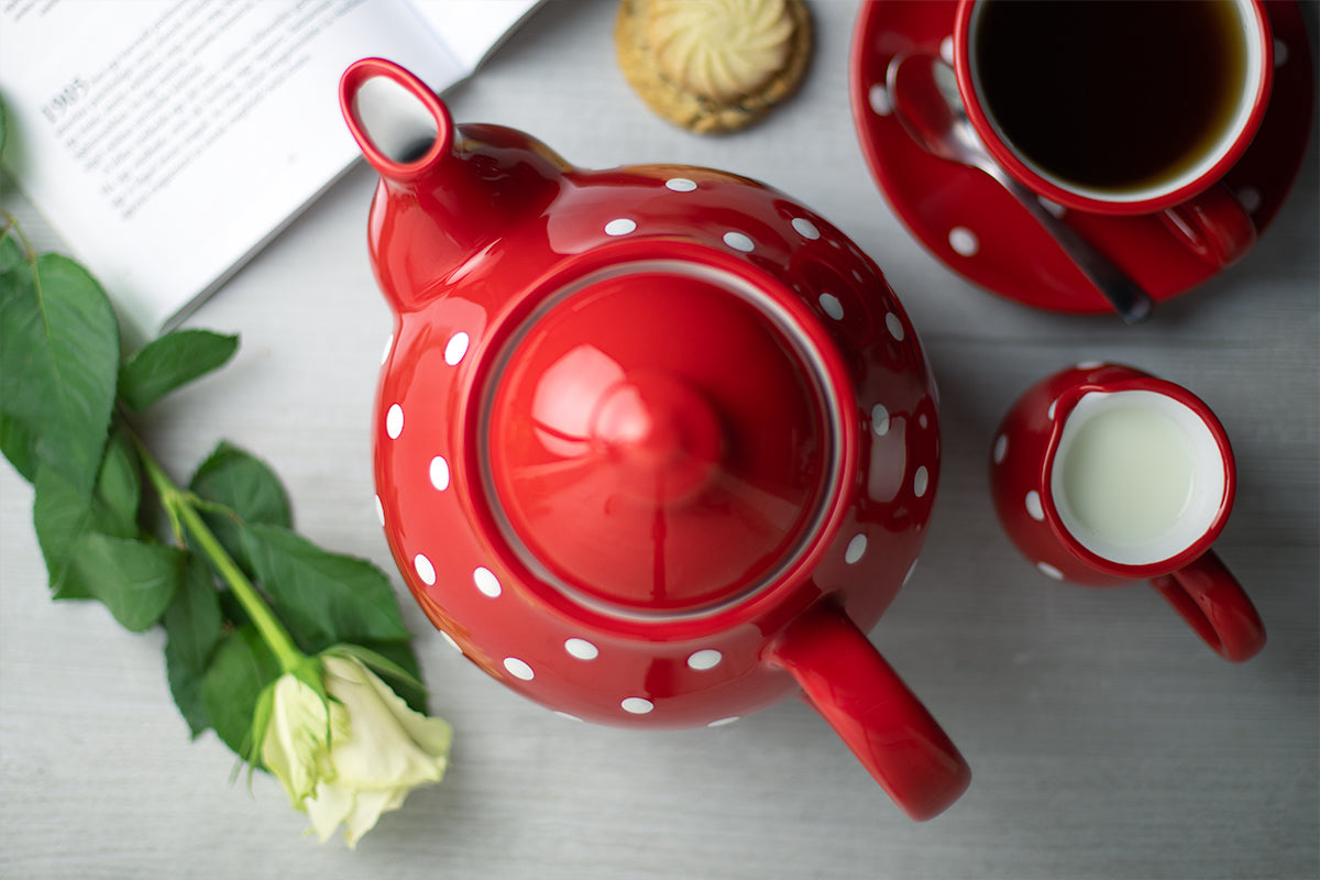 Red And White Polka Dot Spotty Large Handmade Hand Painted Ceramic Teapot with Handle 60 oz / 1.7 l