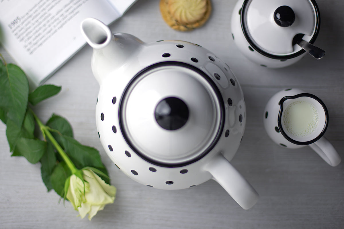 White And Black Polka Dot Spotty Large Handmade Hand Painted Ceramic Teapot with Handle 60 oz / 1.7 l